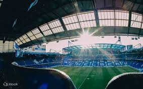 夺笋！球迷批利物浦围巾&戴巴黎鸭舌帽，巴黎官