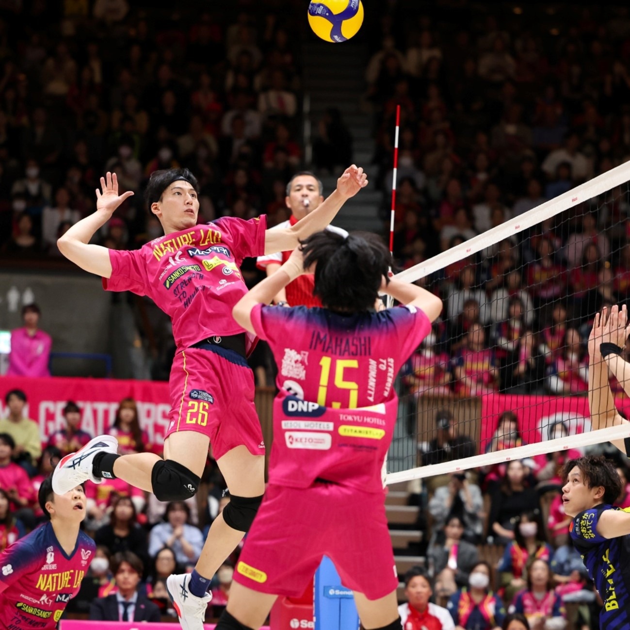 队报：巴黎请求推迟29轮联赛以备战欧冠，但被对