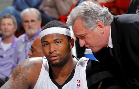 更看到了他 更看到了他