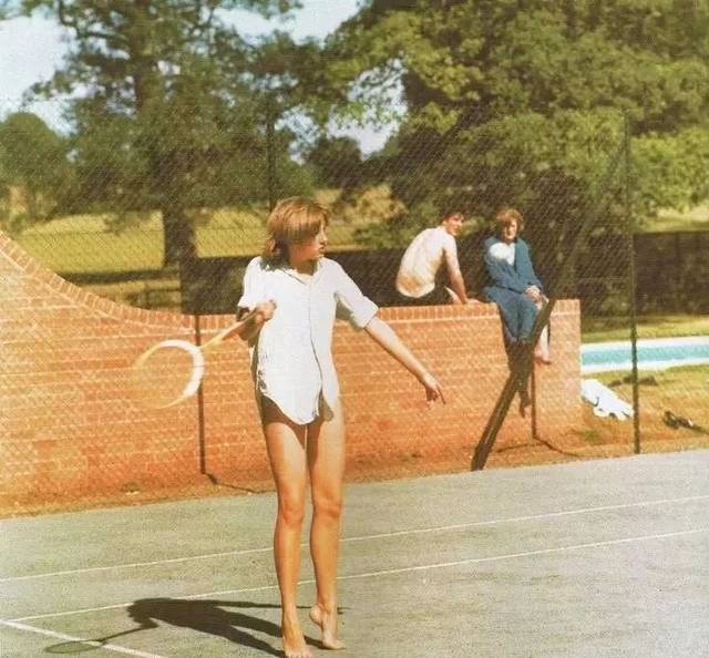 鼓励球员轻 鼓励球员轻